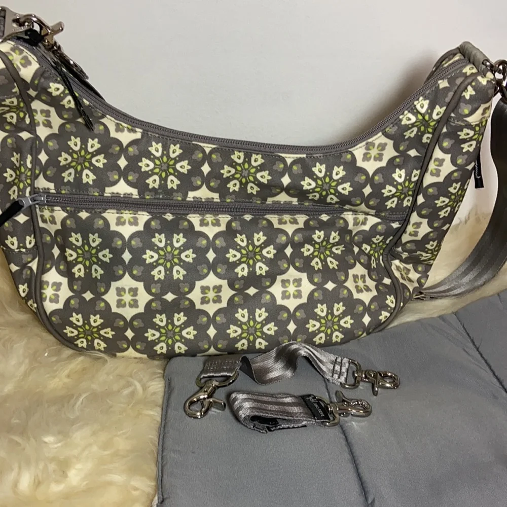 Petunia Pickle Bottom Diaper Bag - Picture 3 of 4